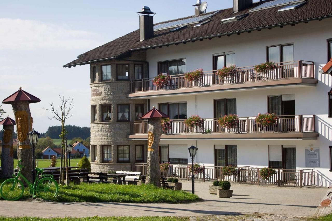 Landhotel Kastanienhof Georgenberg Exterior photo