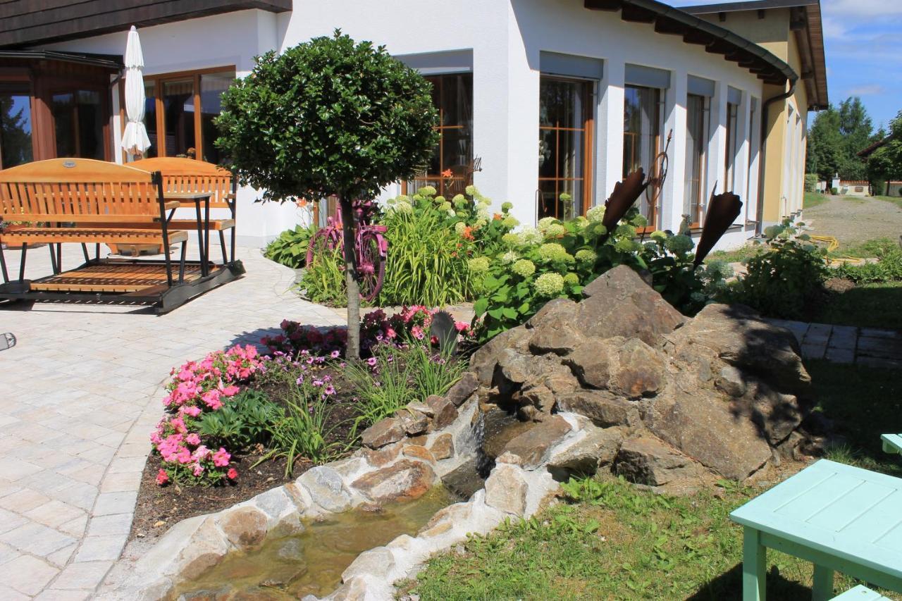 Landhotel Kastanienhof Georgenberg Exterior photo